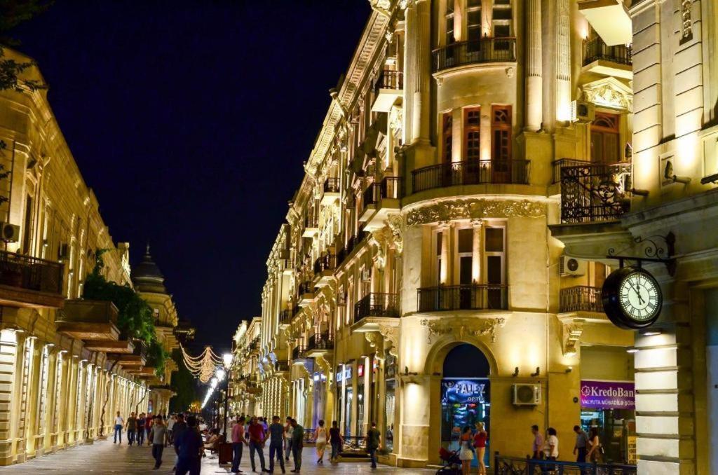 The Center Hotel Baku Exteriör bild